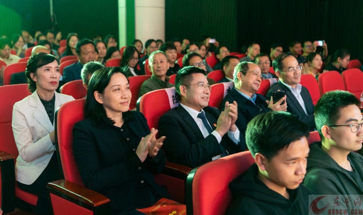 廉政建设进校园 清风吹亮党员心 廉政建设进校园 清风吹亮党员心