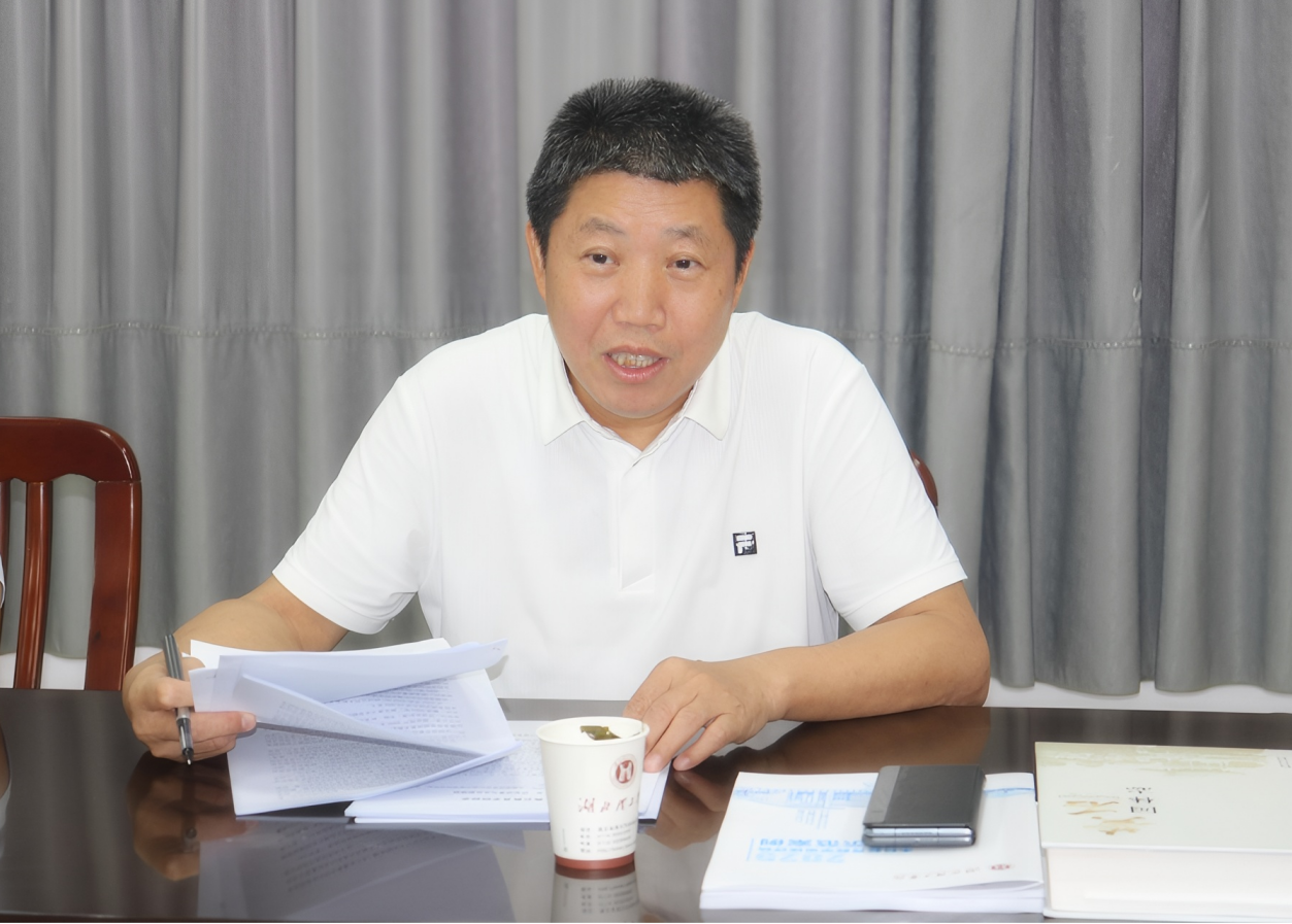 党委书记张方胜调研校史编纂及校史馆建设工作-磁湖快讯