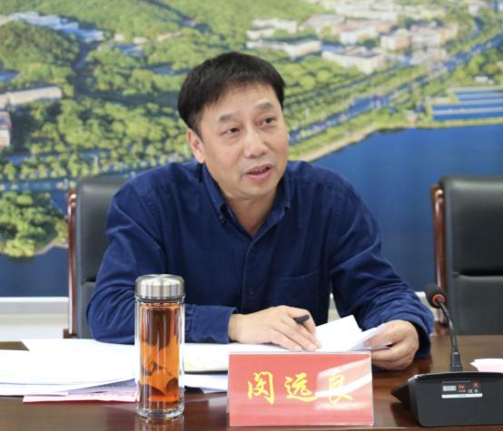 闵远良高度肯定了学校政治生态分析研判试点前期的工作成效,就下一步